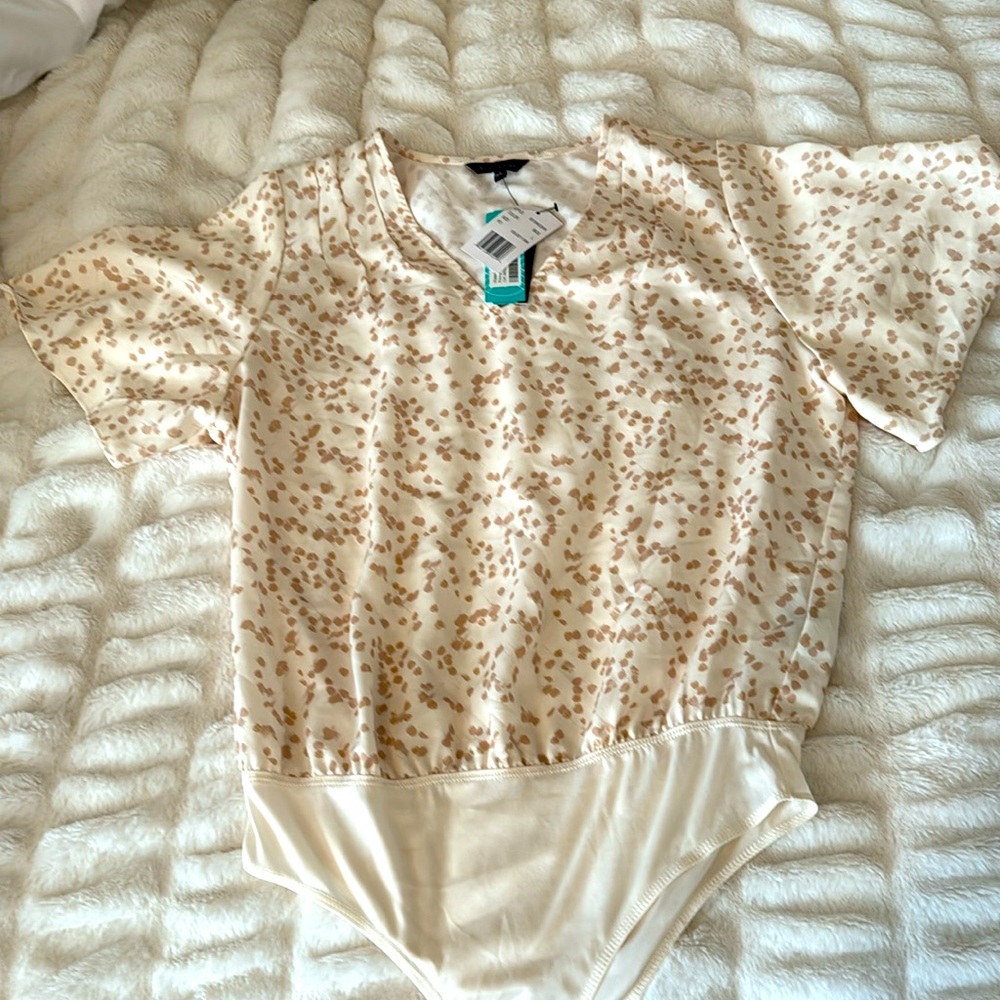 NWT Violet and Roses bodysuit size L